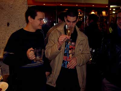 Borja bebiendo alcohol!