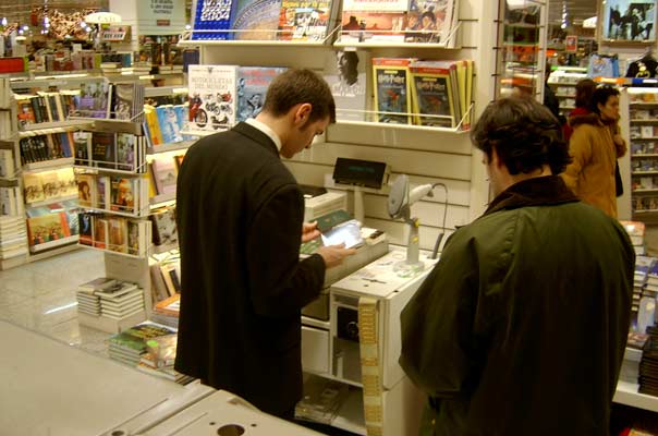 Sergio despachando